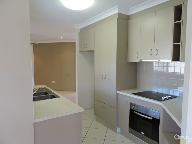 6 Whistler Pocket, Kelso QLD 4815