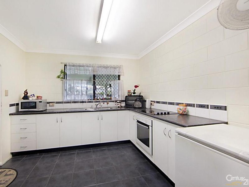 19 Yut Fay Avenue, Kelso QLD 4815