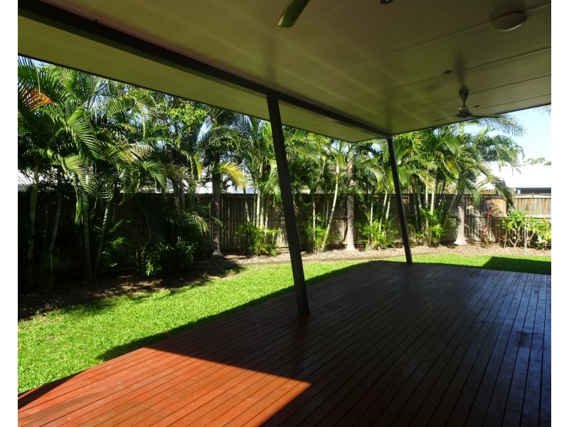 1/12 Hickory Court, Bushland Beach QLD 4818