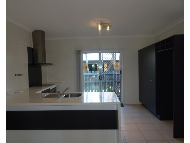 1/12 Hickory Court, Bushland Beach QLD 4818