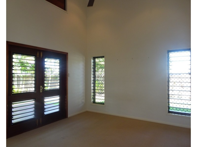 1/12 Hickory Court, Bushland Beach QLD 4818