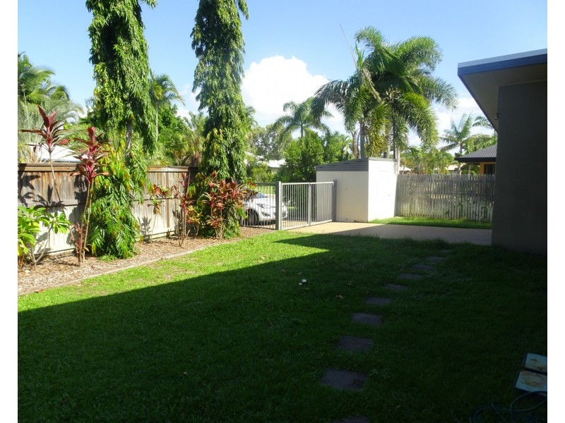 1/12 Hickory Court, Bushland Beach QLD 4818