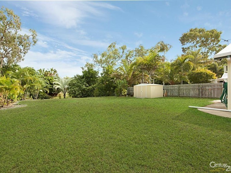 5 Pacific Avenue, Bushland Beach QLD 4818