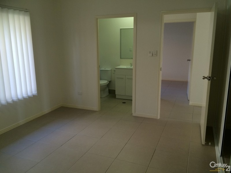 Bushland Beach QLD 4818