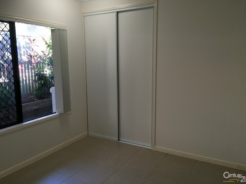 Bushland Beach QLD 4818