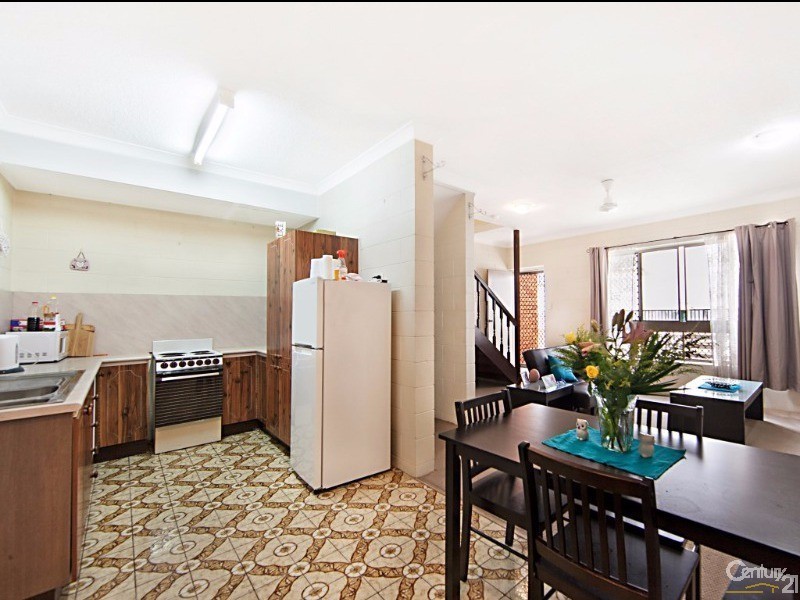 2/16 Cowley Street, West End QLD 4810