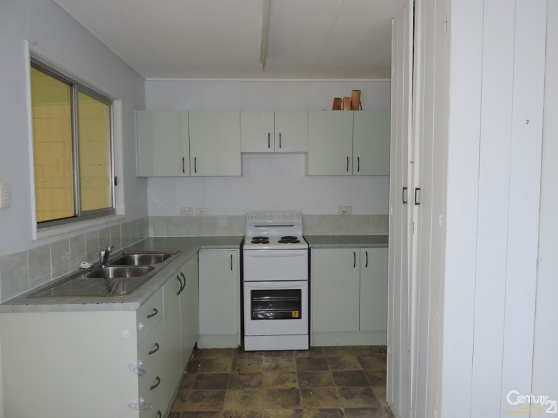 28 Malbon Road, Kirwan QLD 4817