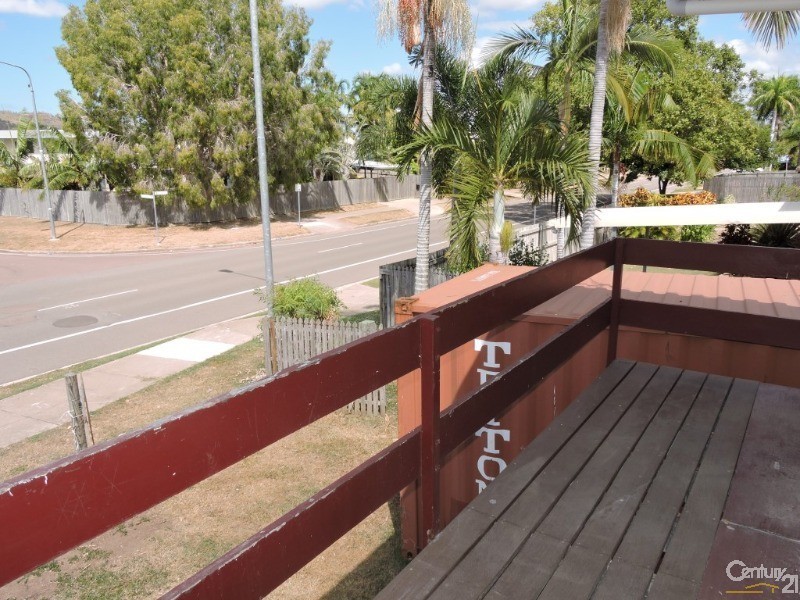 28 Malbon Road, Kirwan QLD 4817