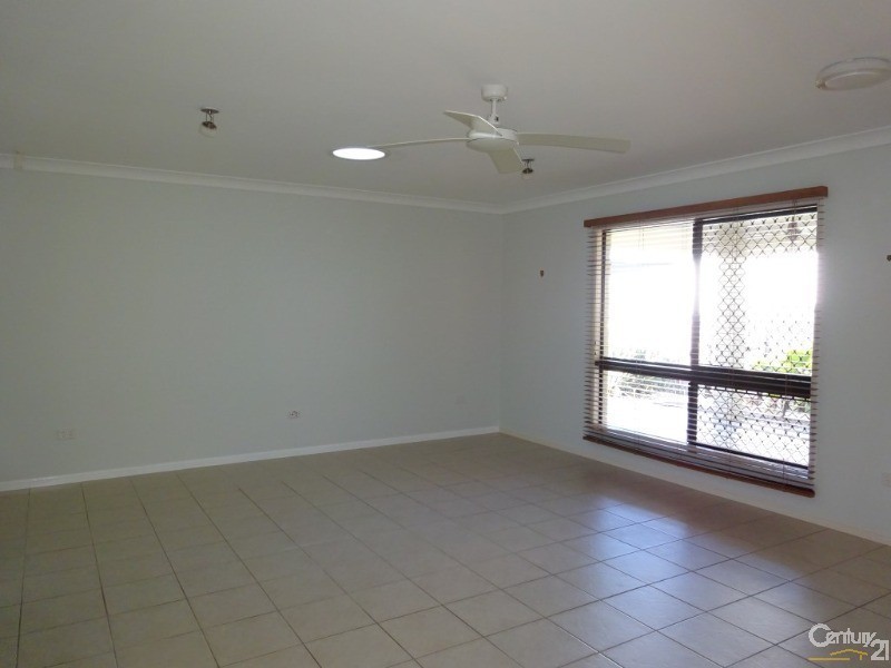 Bushland Beach QLD 4818