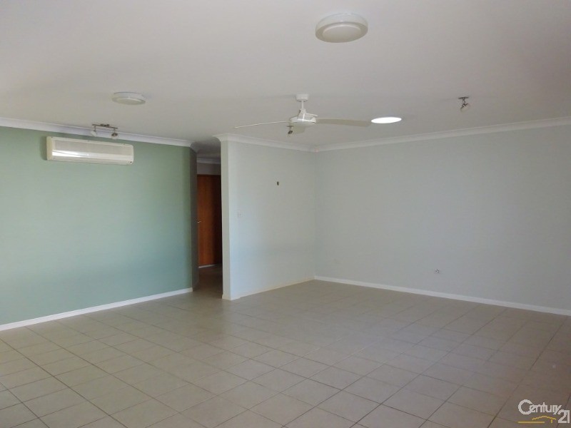 Bushland Beach QLD 4818