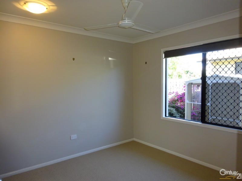 Bushland Beach QLD 4818