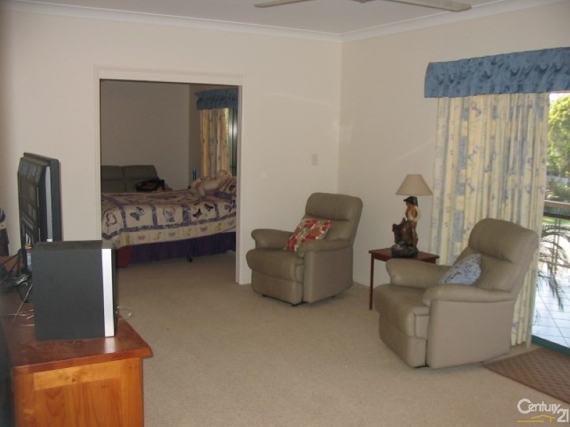 4 Alba Court, Bushland Beach QLD 4818