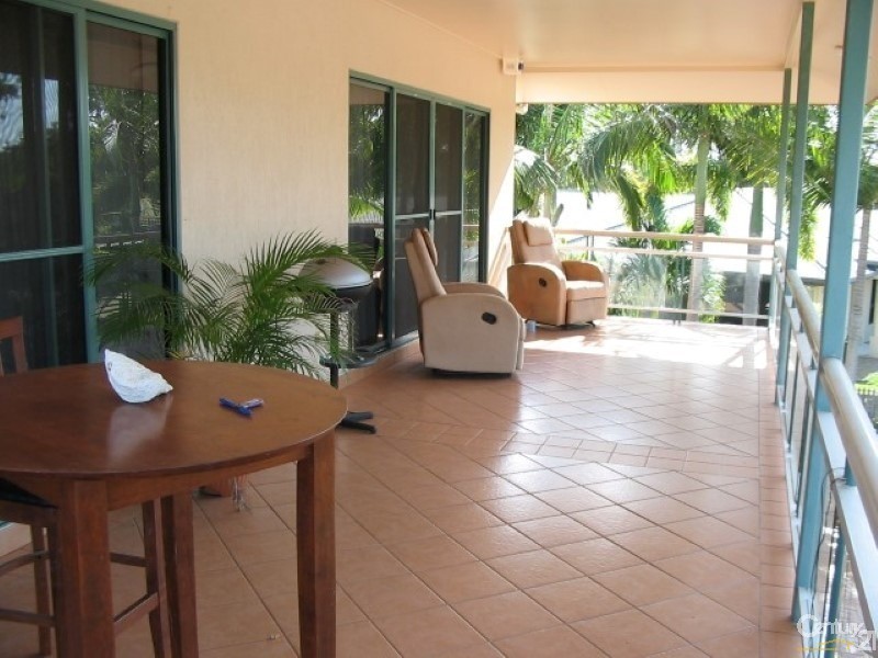 4 Alba Court, Bushland Beach QLD 4818