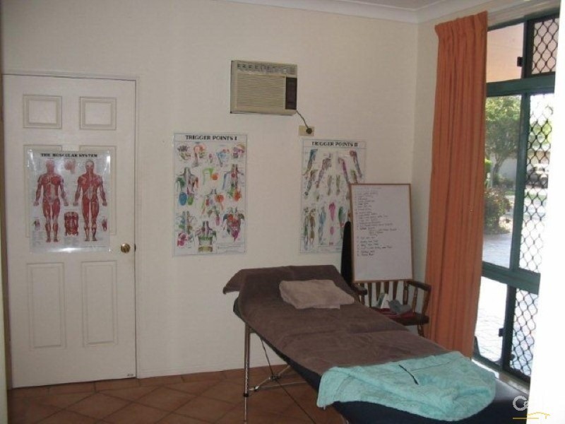 4 Alba Court, Bushland Beach QLD 4818