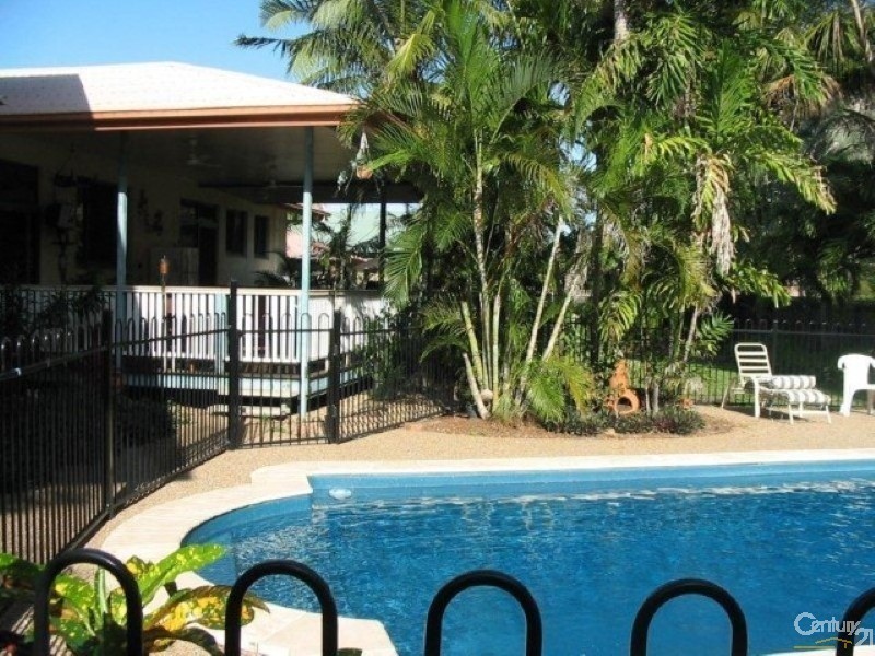 4 Alba Court, Bushland Beach QLD 4818