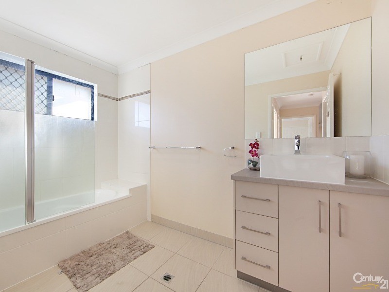 93 Greenwood Drive, Kirwan QLD 4817