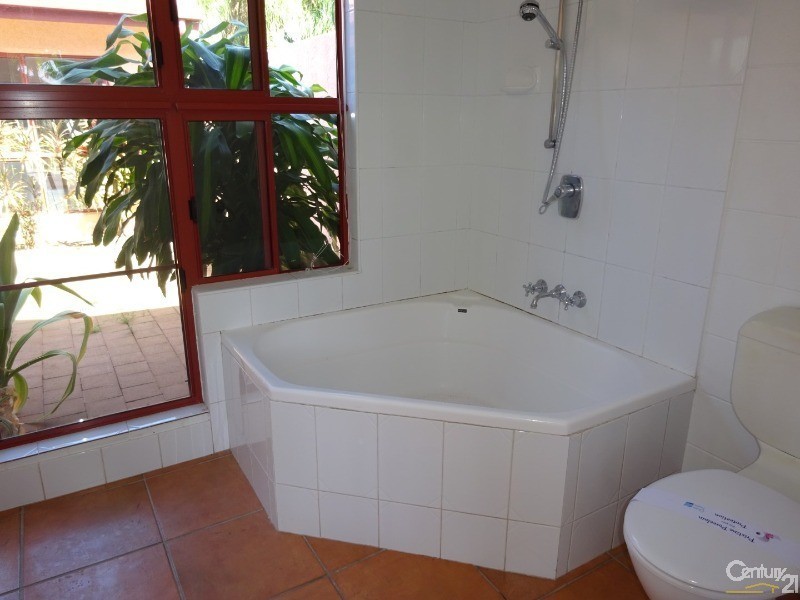 2 Clarence Court, Kirwan QLD 4817