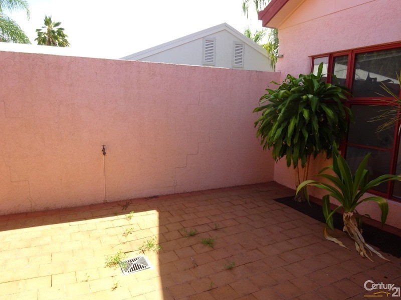 2 Clarence Court, Kirwan QLD 4817