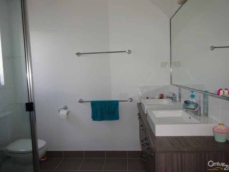 5 Batiki Circuit, Burdell QLD 4818