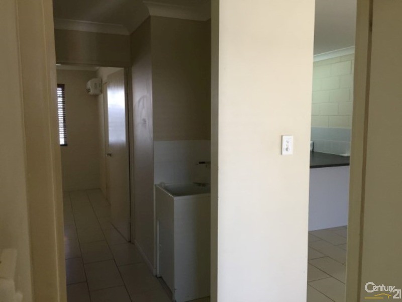 8/32 Henry Street, West End QLD 4810