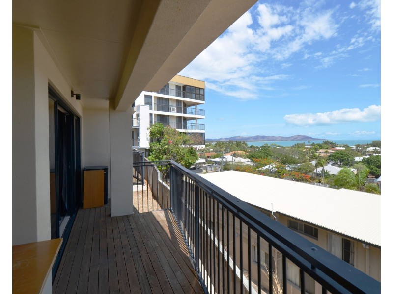 6/27 Gilbert Crescent, Castle Hill QLD 4810