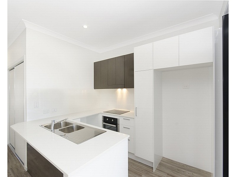 2/159 Eyre Street, North Ward QLD 4810