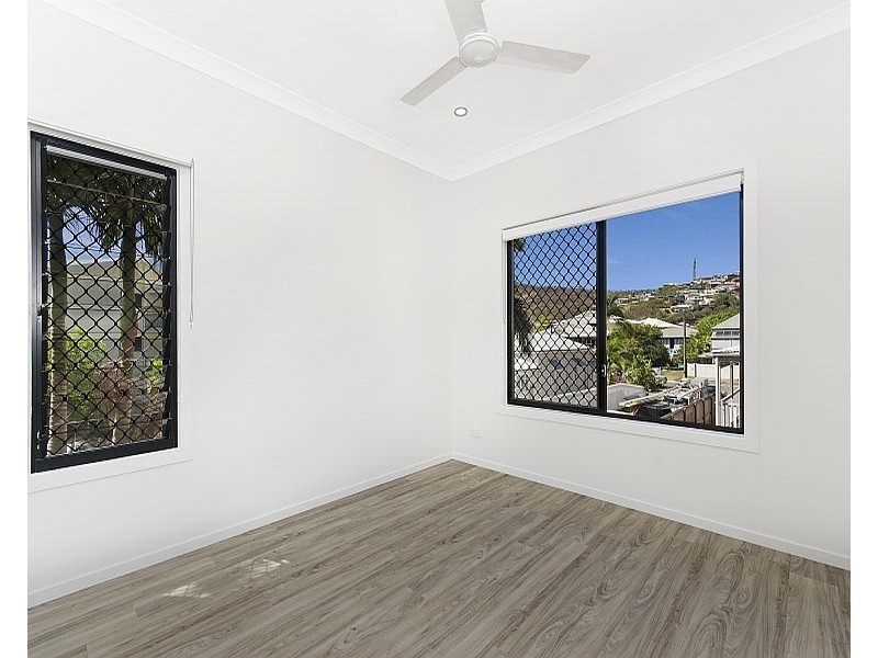 2/159 Eyre Street, North Ward QLD 4810