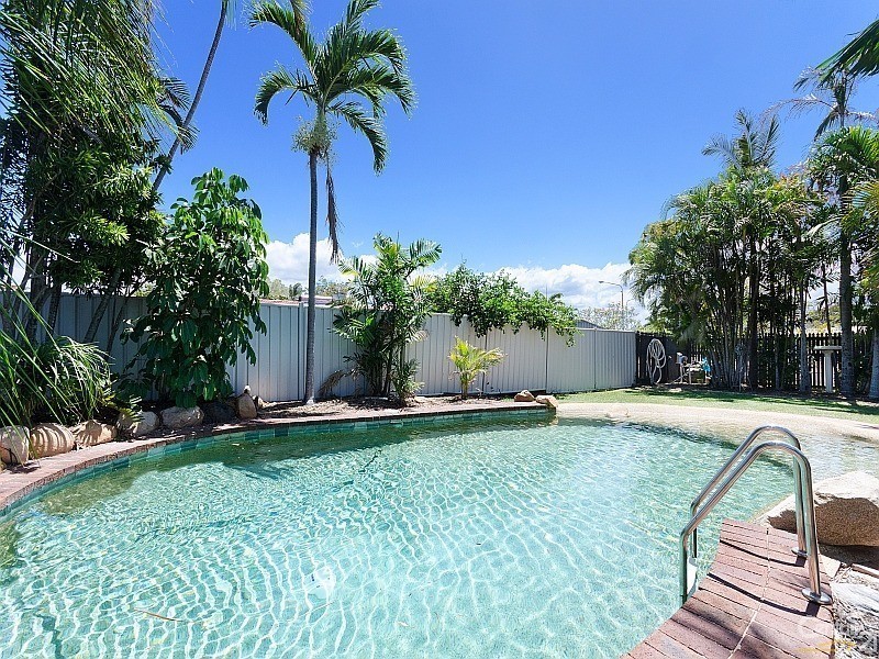 44 Whitsunday Drive, Kirwan QLD 4817