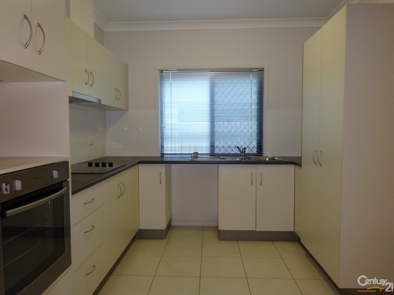 23 Stephanie Street, Rasmussen QLD 4815