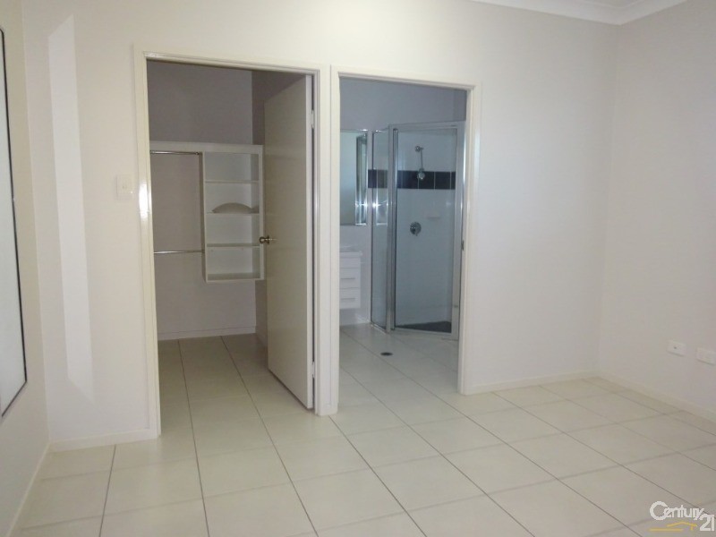 23 Stephanie Street, Rasmussen QLD 4815