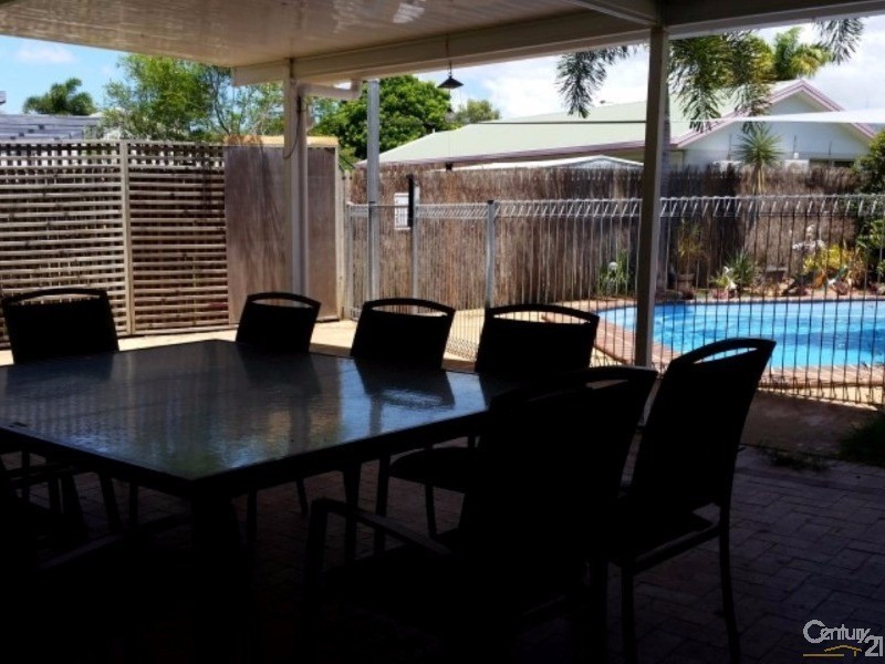 8 Colchester Crescent, Kirwan QLD 4817