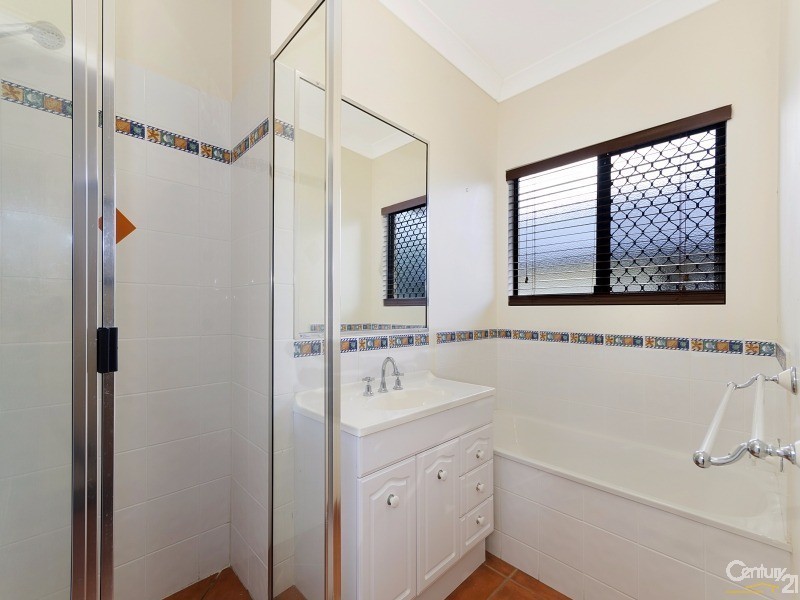 27 Woodlake Avenue, Kirwan QLD 4817