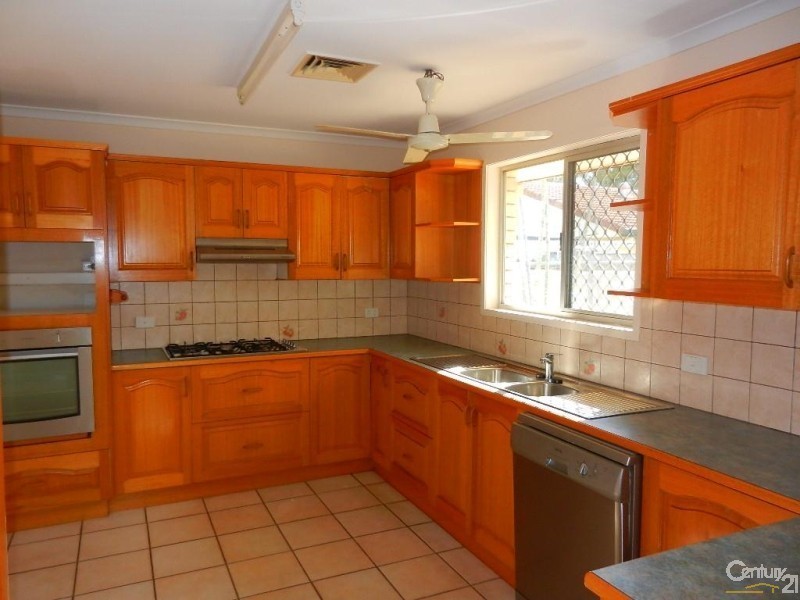 6 Winston Crescent, Kirwan QLD 4817