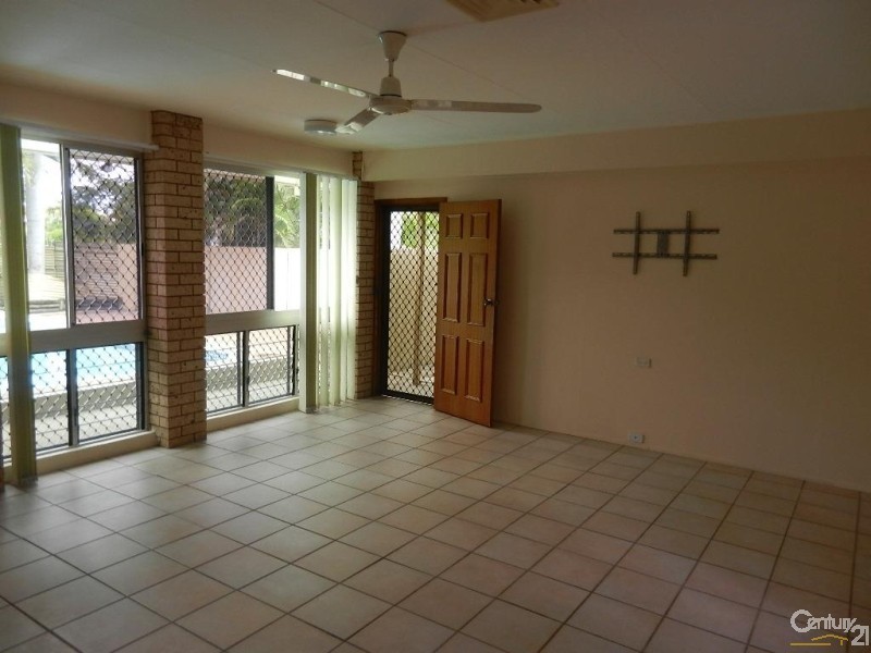 6 Winston Crescent, Kirwan QLD 4817