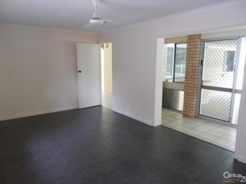 6 Winston Crescent, Kirwan QLD 4817