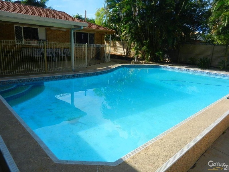 6 Winston Crescent, Kirwan QLD 4817