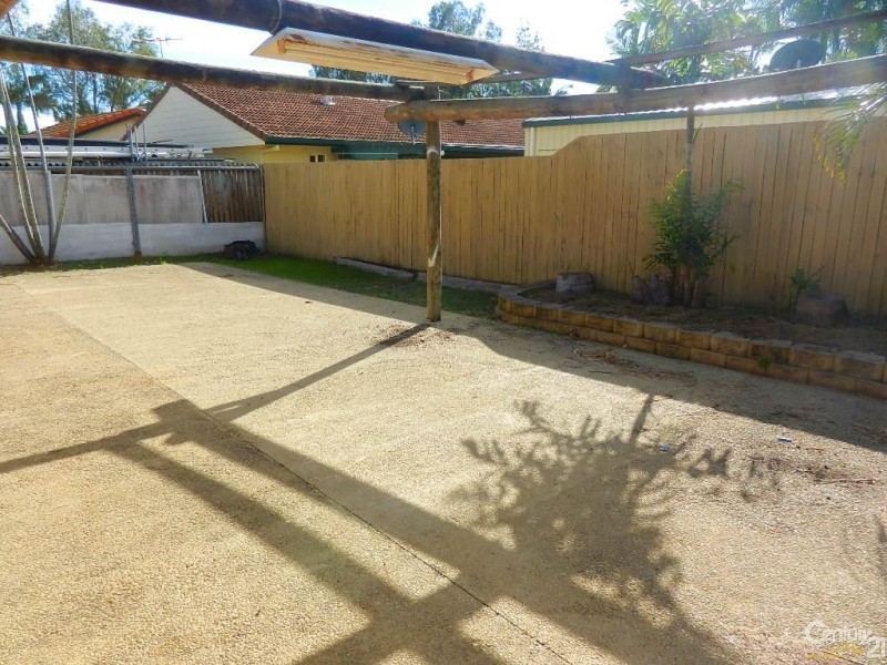 6 Winston Crescent, Kirwan QLD 4817