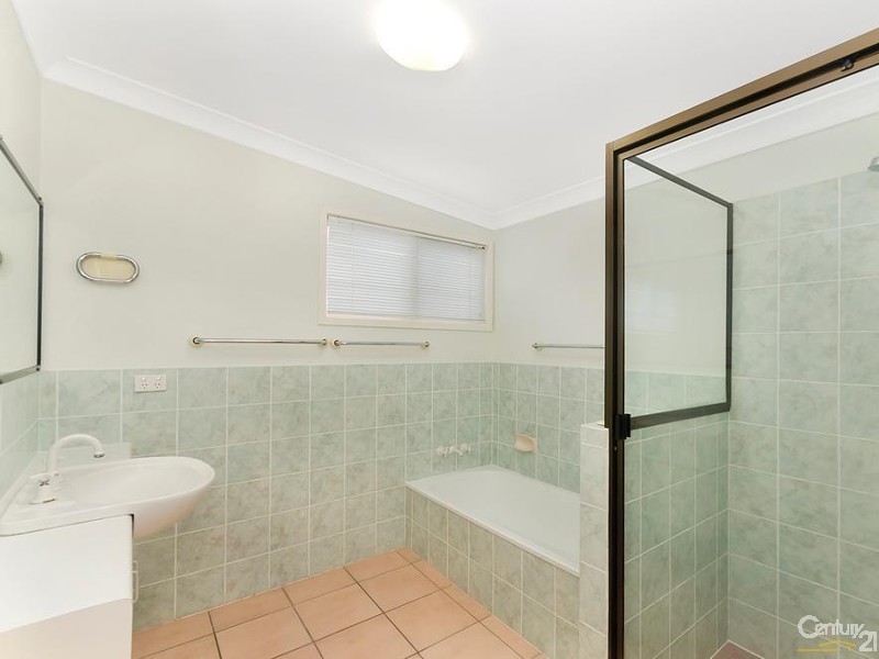 25 Eureka Crescent, Kirwan QLD 4817