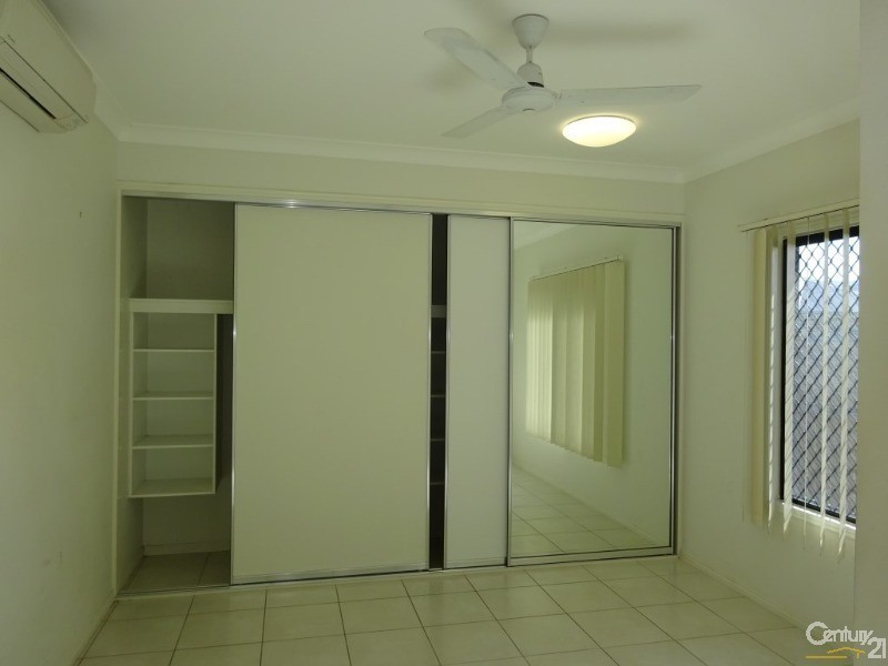 33 Hollanders Cres, Kelso QLD 4815