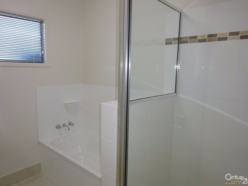 24 Skardon Place, Kelso QLD 4815