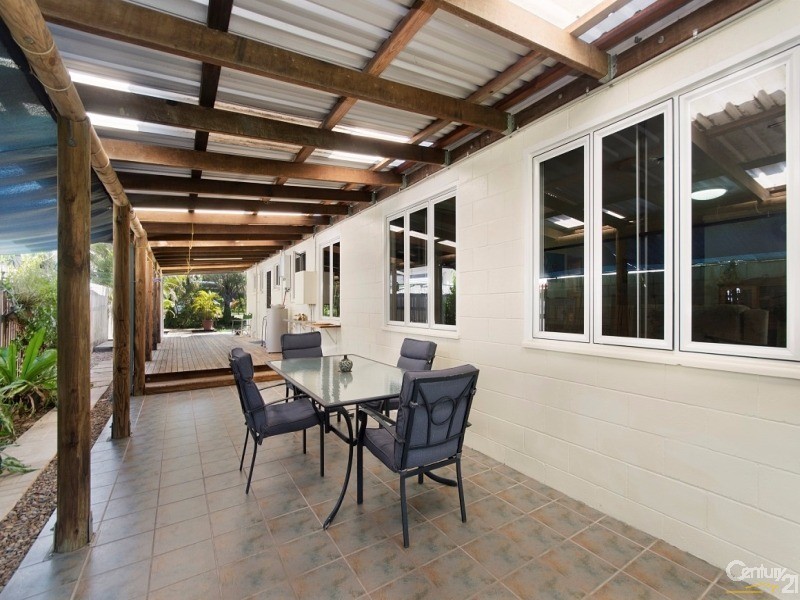 26 The Esplanade, Toolakea QLD 4818