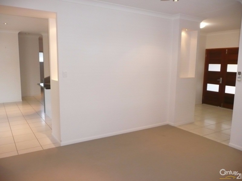 6 San Antonio Court, Mount Louisa QLD 4814