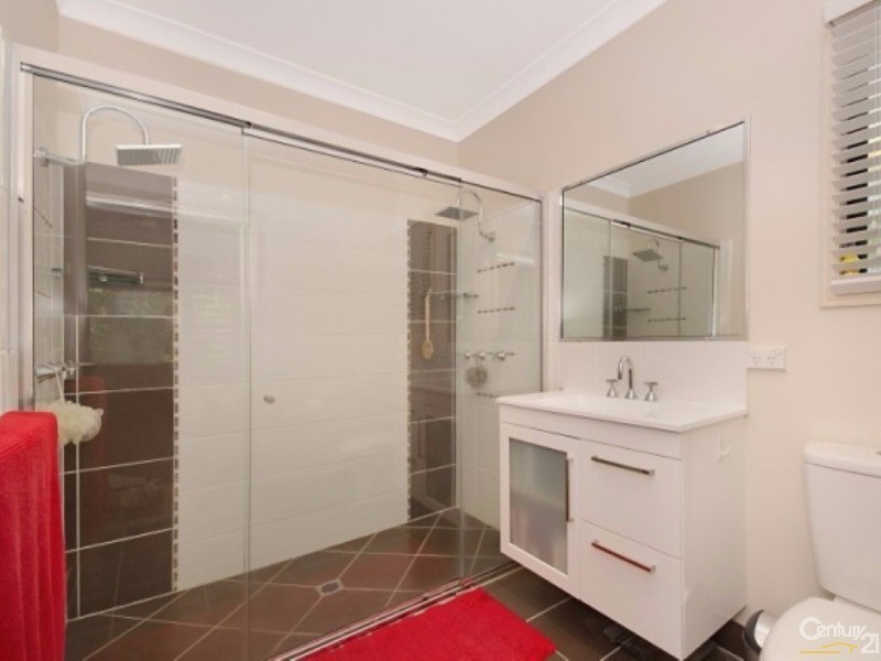 32 Hillock Crescent, Bushland Beach QLD 4818