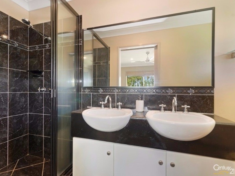 9 Gernika Court, Bushland Beach QLD 4818