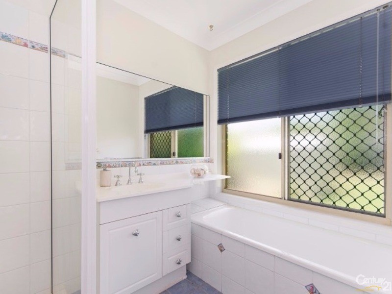 9 Gernika Court, Bushland Beach QLD 4818