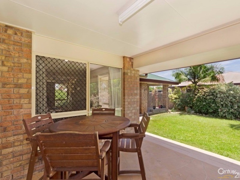 9 Gernika Court, Bushland Beach QLD 4818