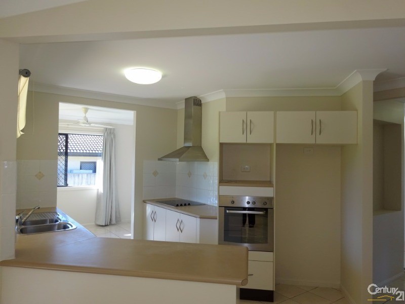 6 Donostia Crescent, Bushland Beach QLD 4818