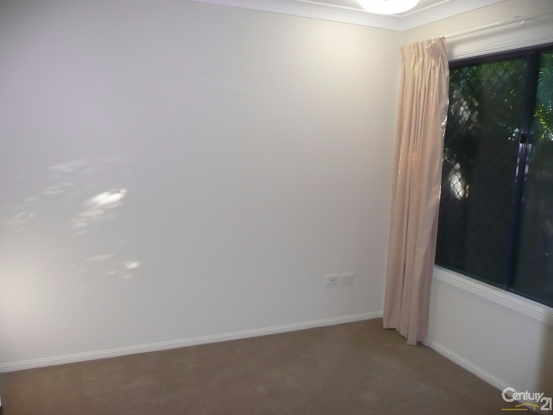 6 Donostia Crescent, Bushland Beach QLD 4818