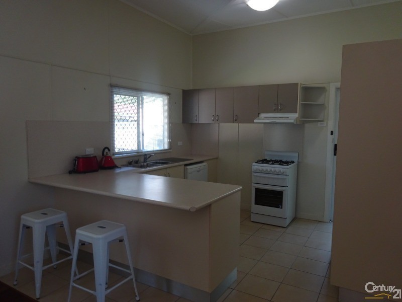 B/36 Ralston Street, West End QLD 4810