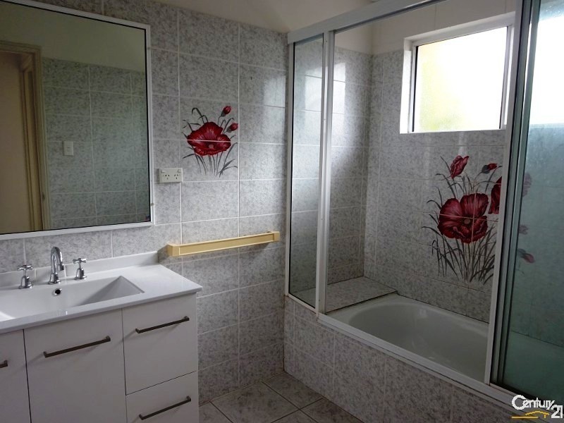 49 Marina Drive, Bushland Beach QLD 4818